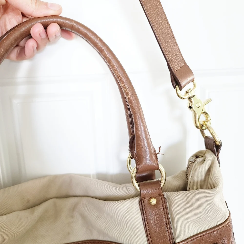 8/12 BANANA REPUBLIC COMPUTER BAG